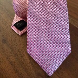 100% Silk Express Pink and White Geometric Tie